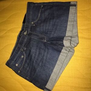 BANANA REPUBLIC FACTORY 4” denim shorts